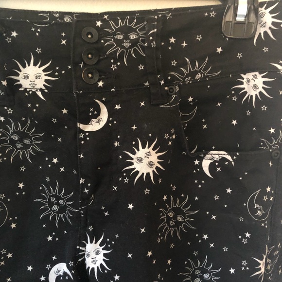 Sold - Picture 3 of 4